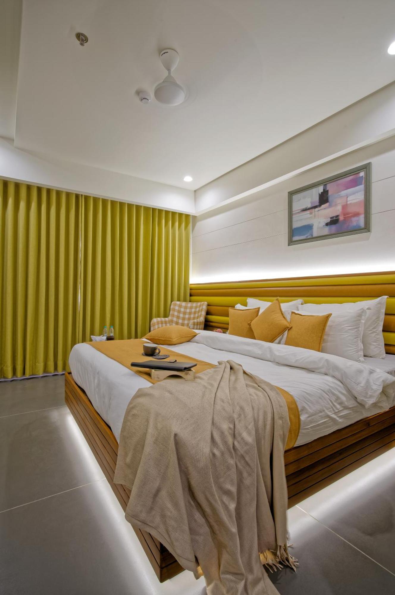 Hotel Lake Point Ahmedabad Ngoại thất bức ảnh