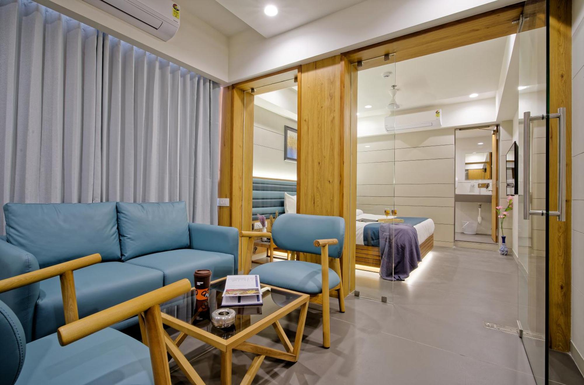 Hotel Lake Point Ahmedabad Ngoại thất bức ảnh
