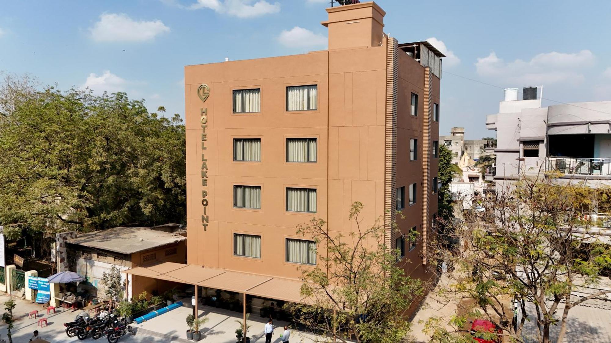 Hotel Lake Point Ahmedabad Ngoại thất bức ảnh